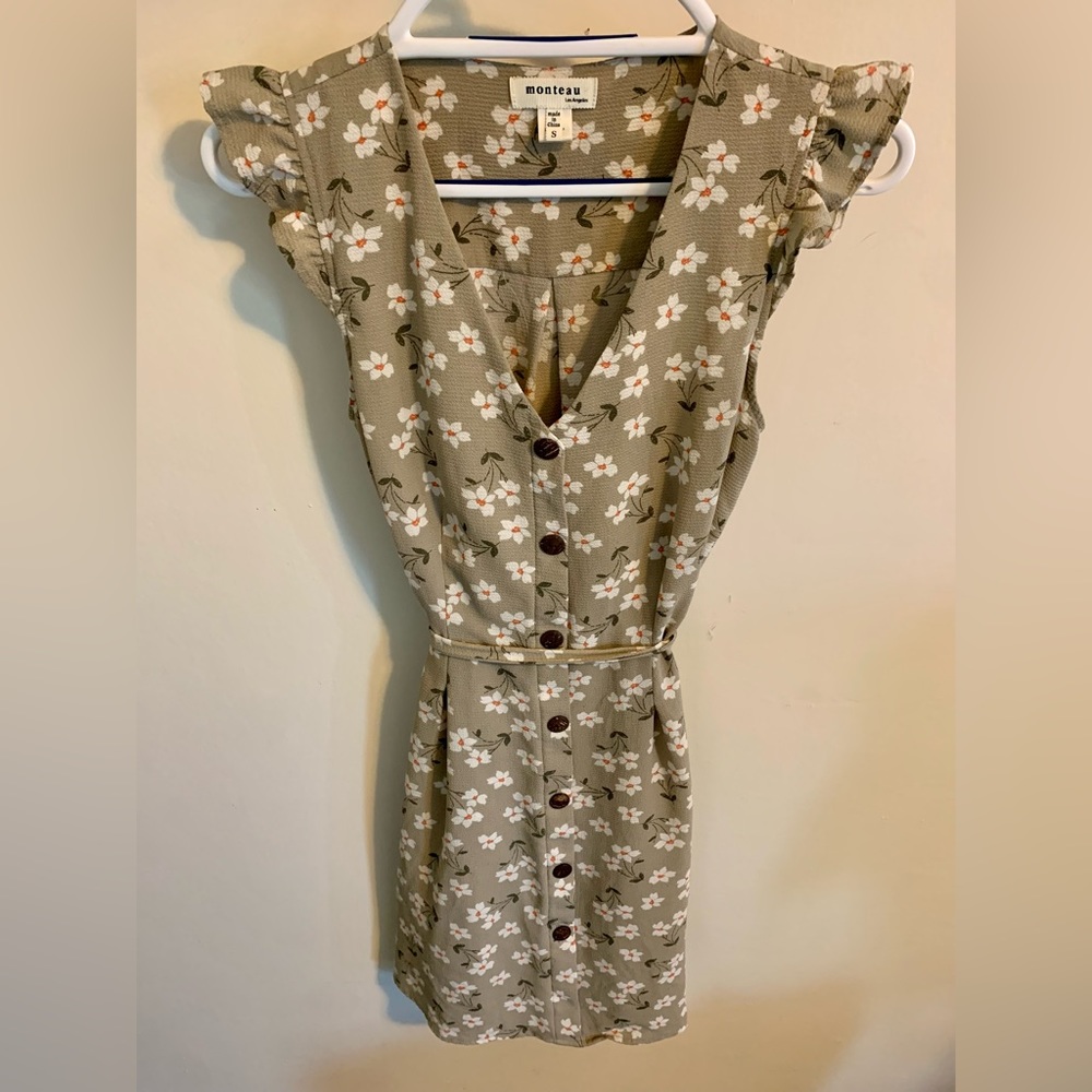 Monteau V-neck dress, fun sleeves, S, comfortable fit, tie around front or back